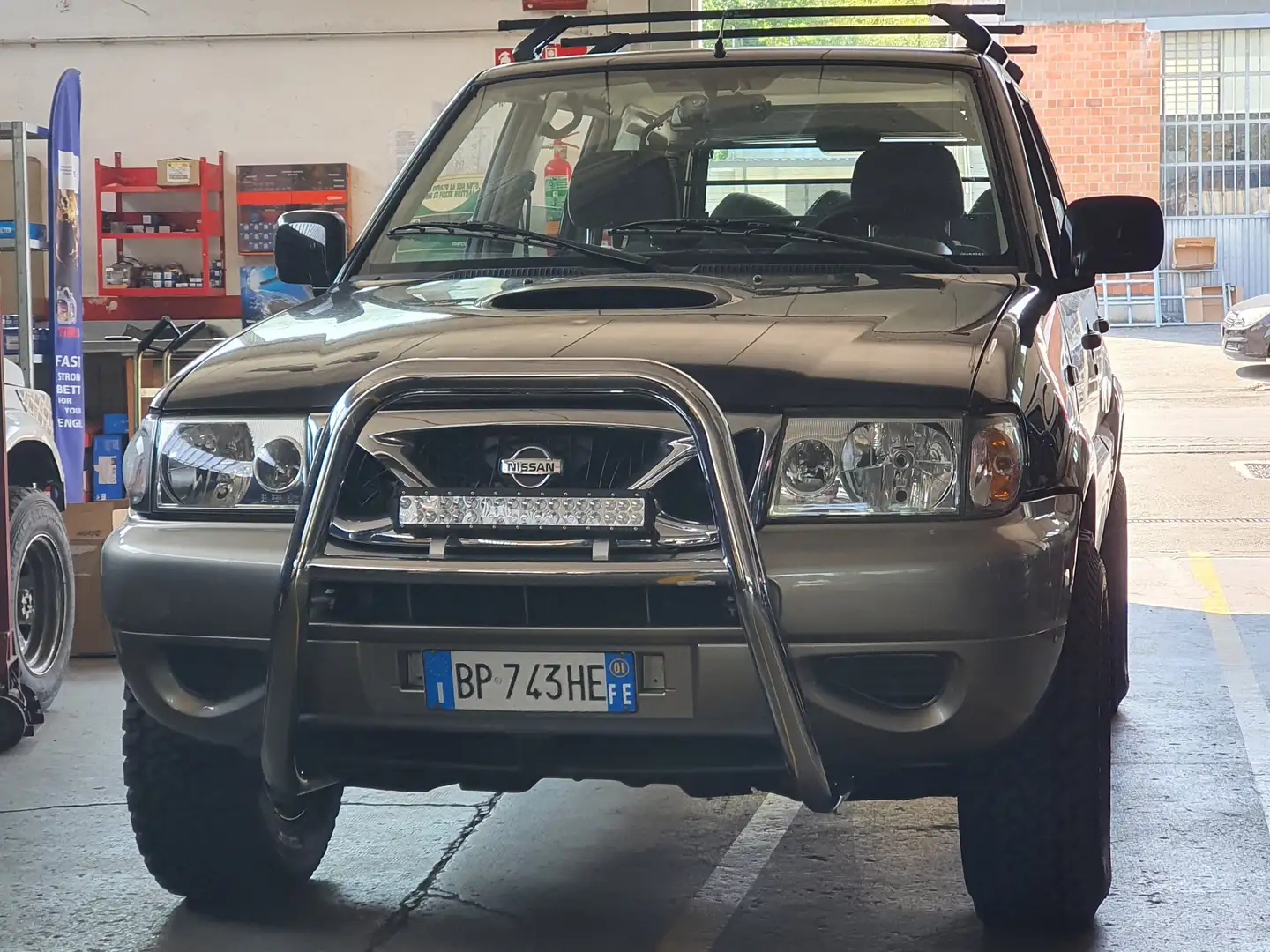 Nissan Terrano Terrano II 2000 5p 2.7 tdi Anniversary Czarny - 1