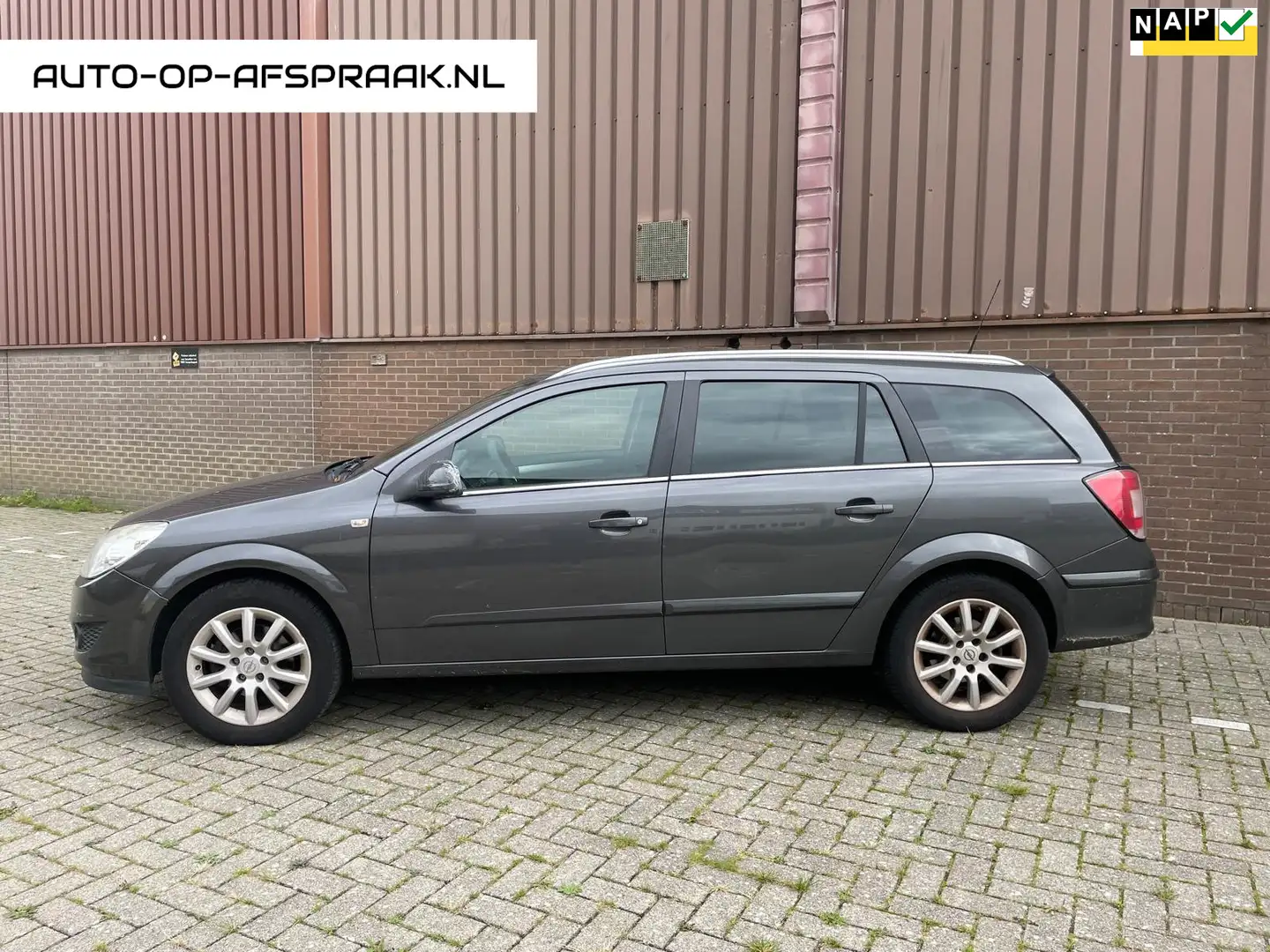 Opel Astra Wagon 1.6 Temptation Trekhaak Airco Navi Cruise Co Gris - 1