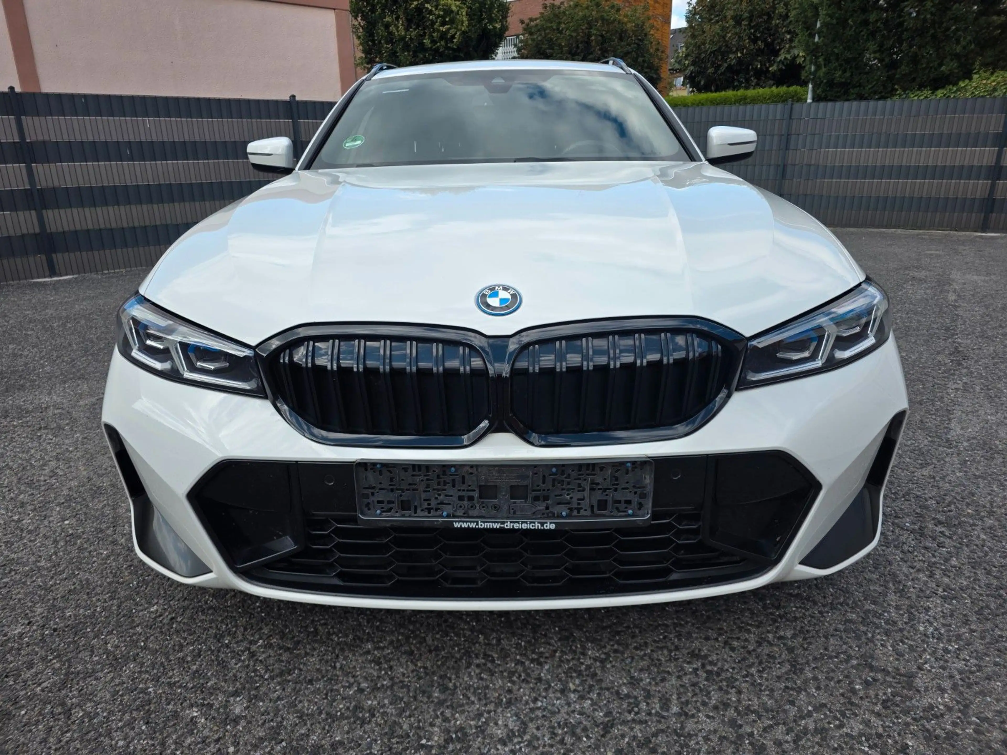 BMW 330 e M Sport Widescreen-HeadUp-Kamera-Ambiente — photo 2