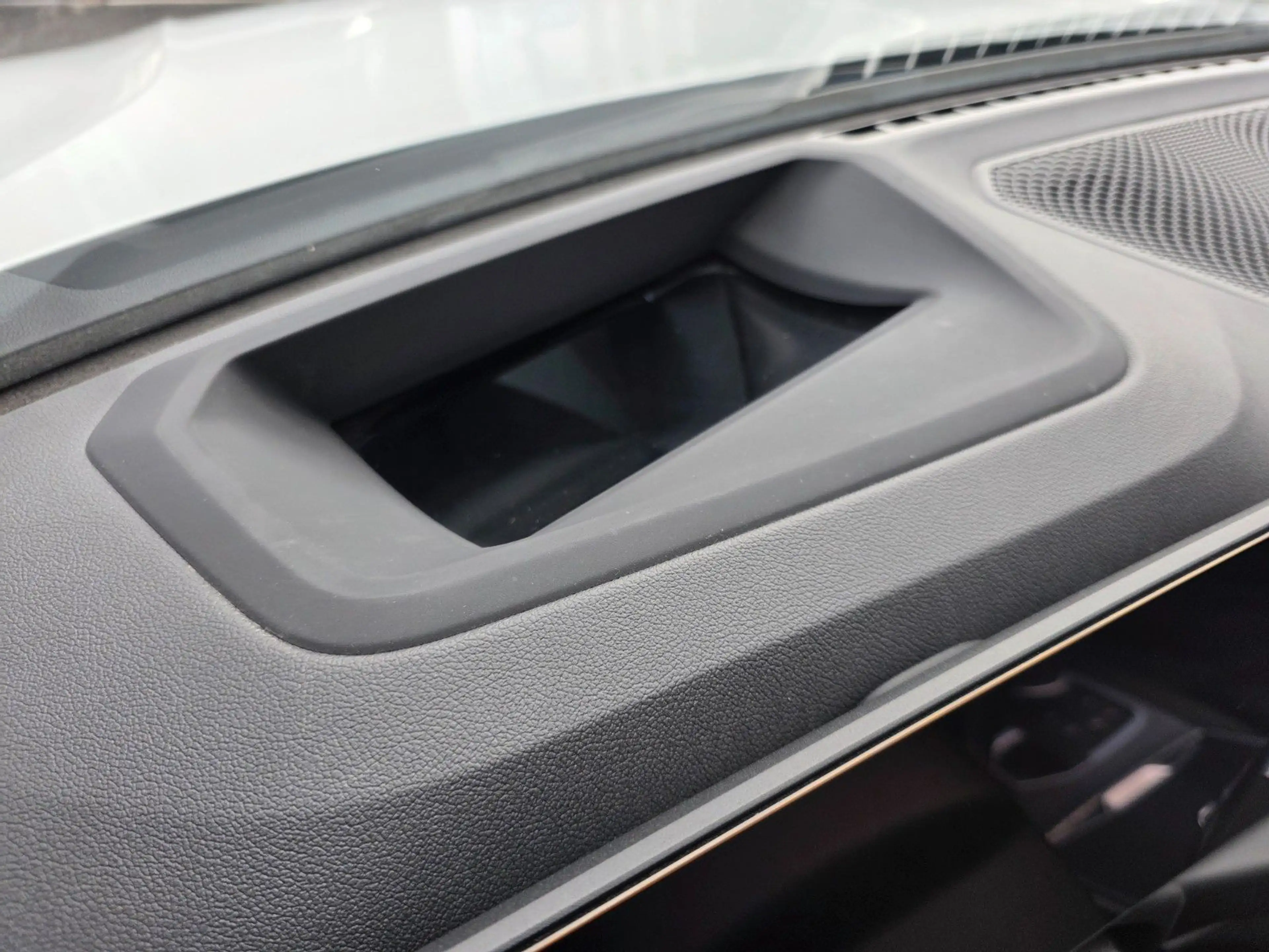 BMW 330 e M Sport Widescreen-HeadUp-Kamera-Ambiente — photo 18