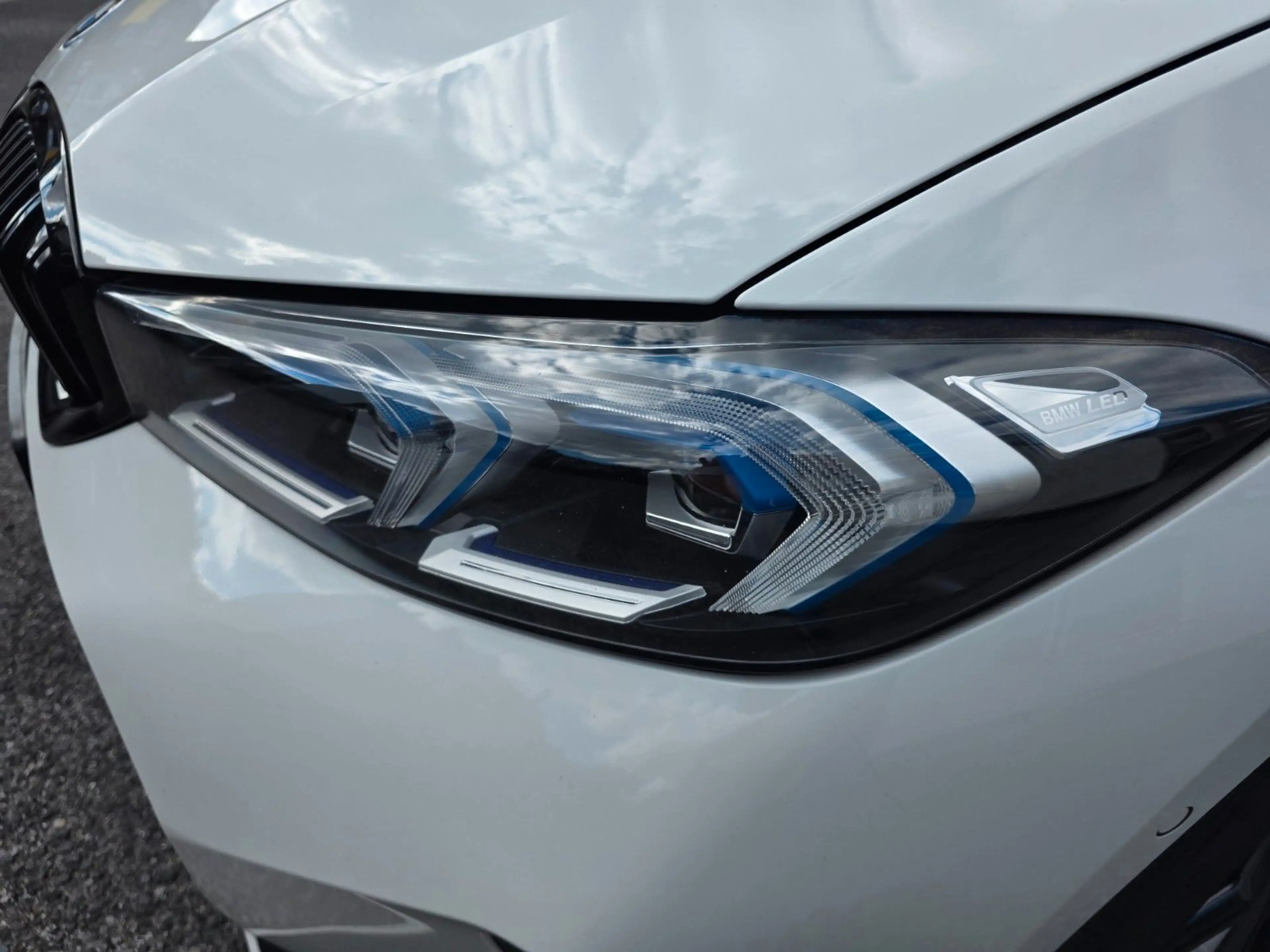 BMW 330 e M Sport Widescreen-HeadUp-Kamera-Ambiente — photo 15