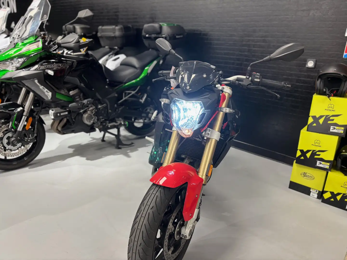 BMW F 800 R Rouge - 1