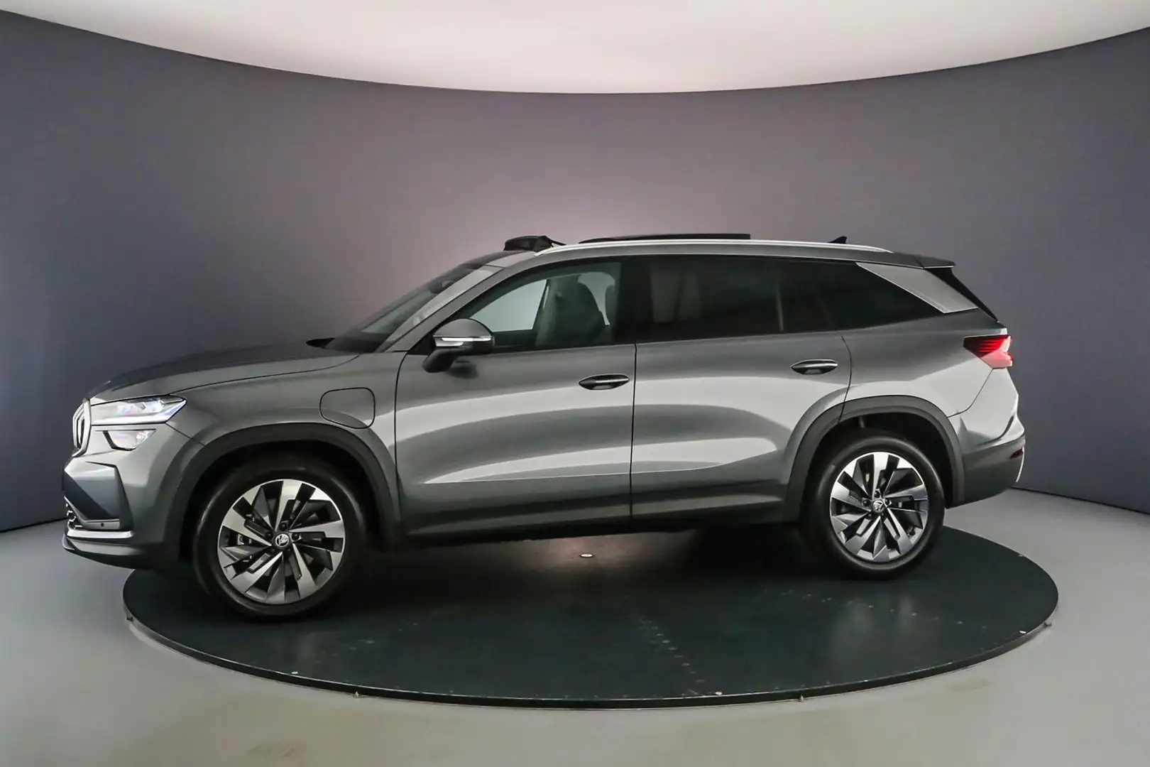 Skoda Kodiaq Business Edition 1.5 TSI PHEV 204pk DSG Automaat P Grijs - 2