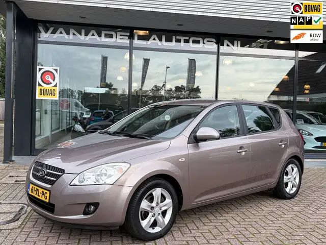 Kia Ceed / cee'd 2.0 X-ecutive 5Drs App-Connect Clima Cruise Trekha