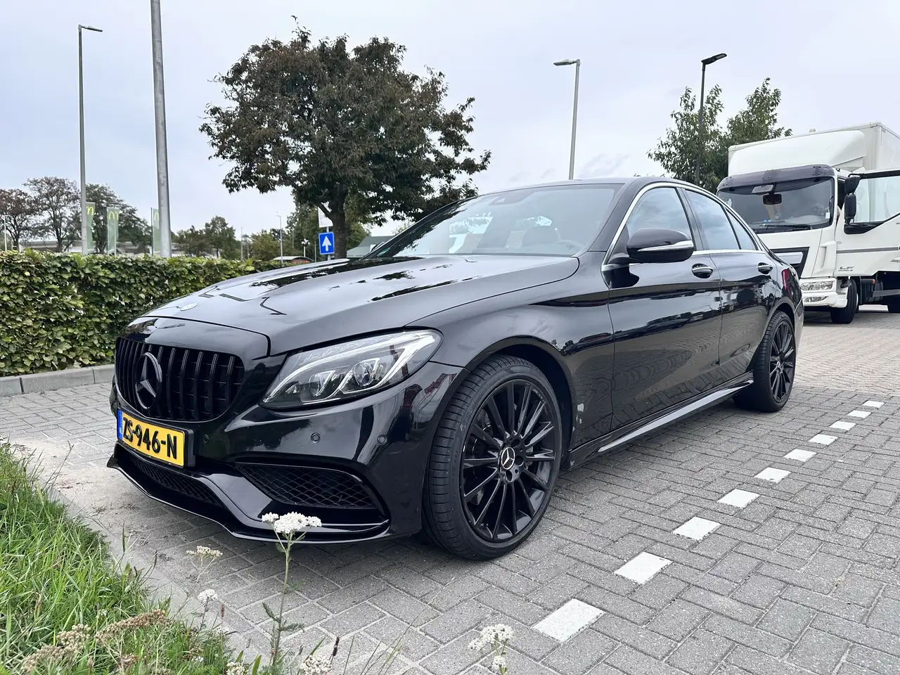 Mercedes-Benz C 400