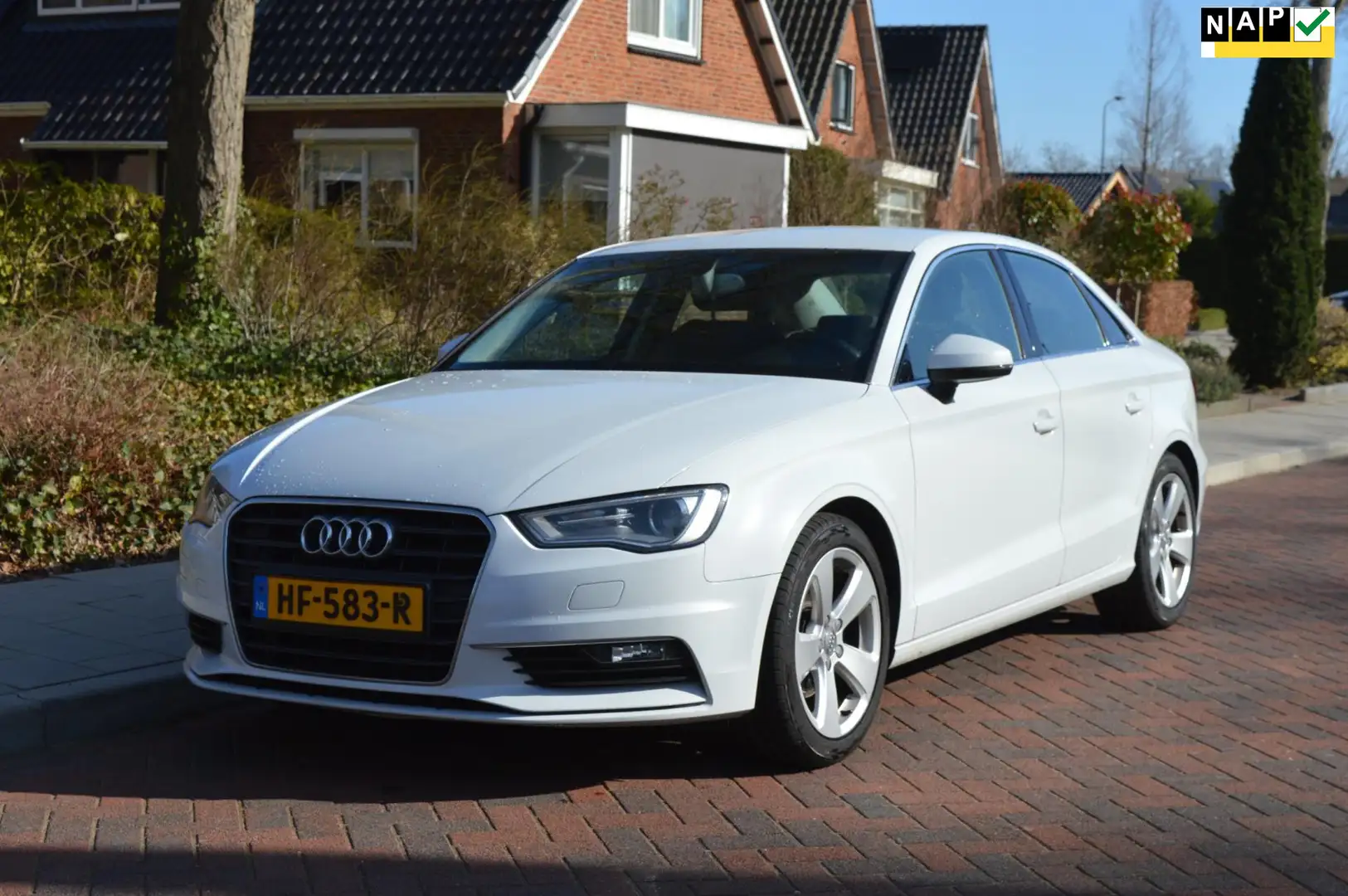Audi A3 Limousine 1.4 TFSI CoD Ambition navi/cruise/stoelv Bílá - 1