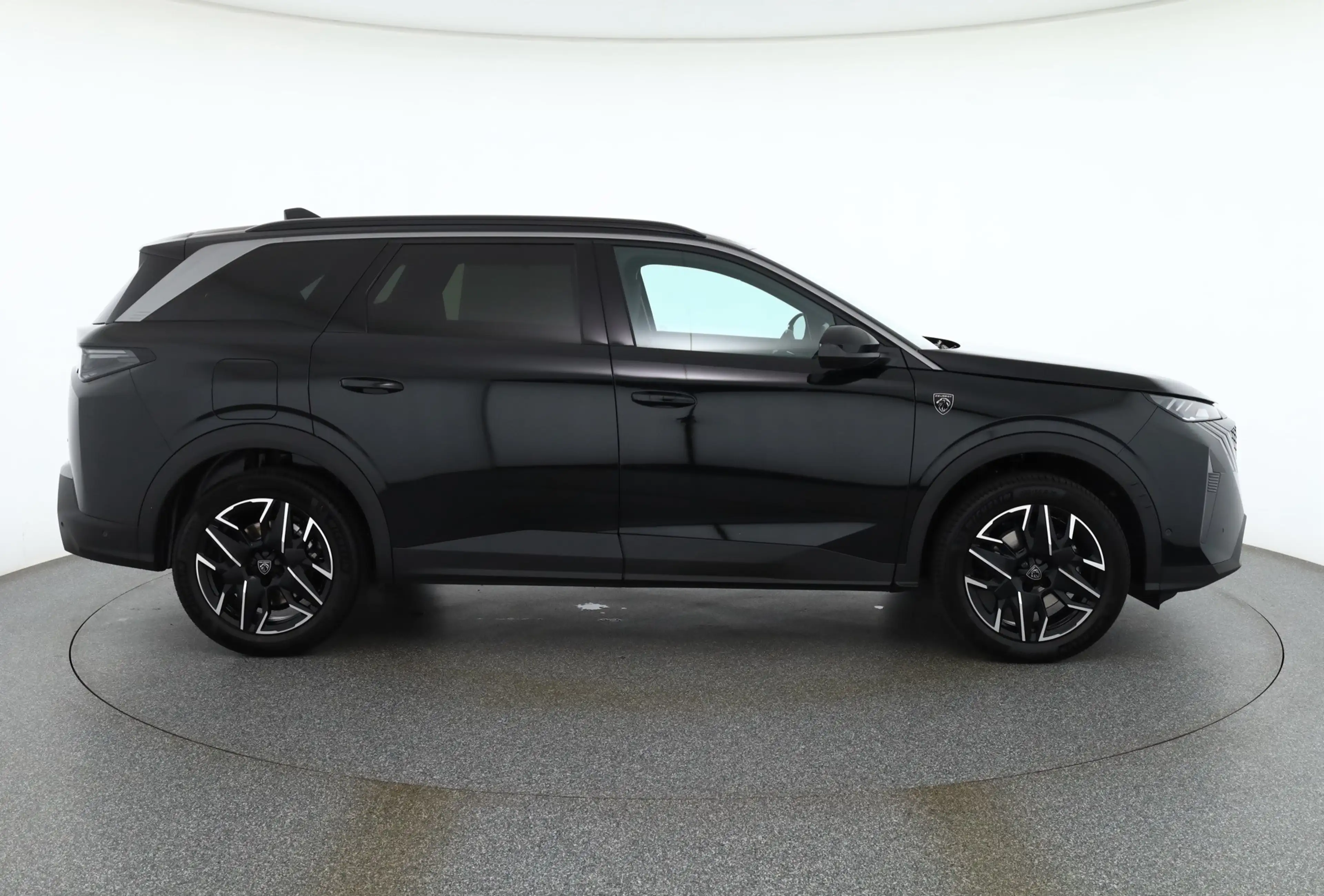 Peugeot 5008 GT Exclusive 1.2 Hybrid Aut. LED ACC Navi 360 — photo 6