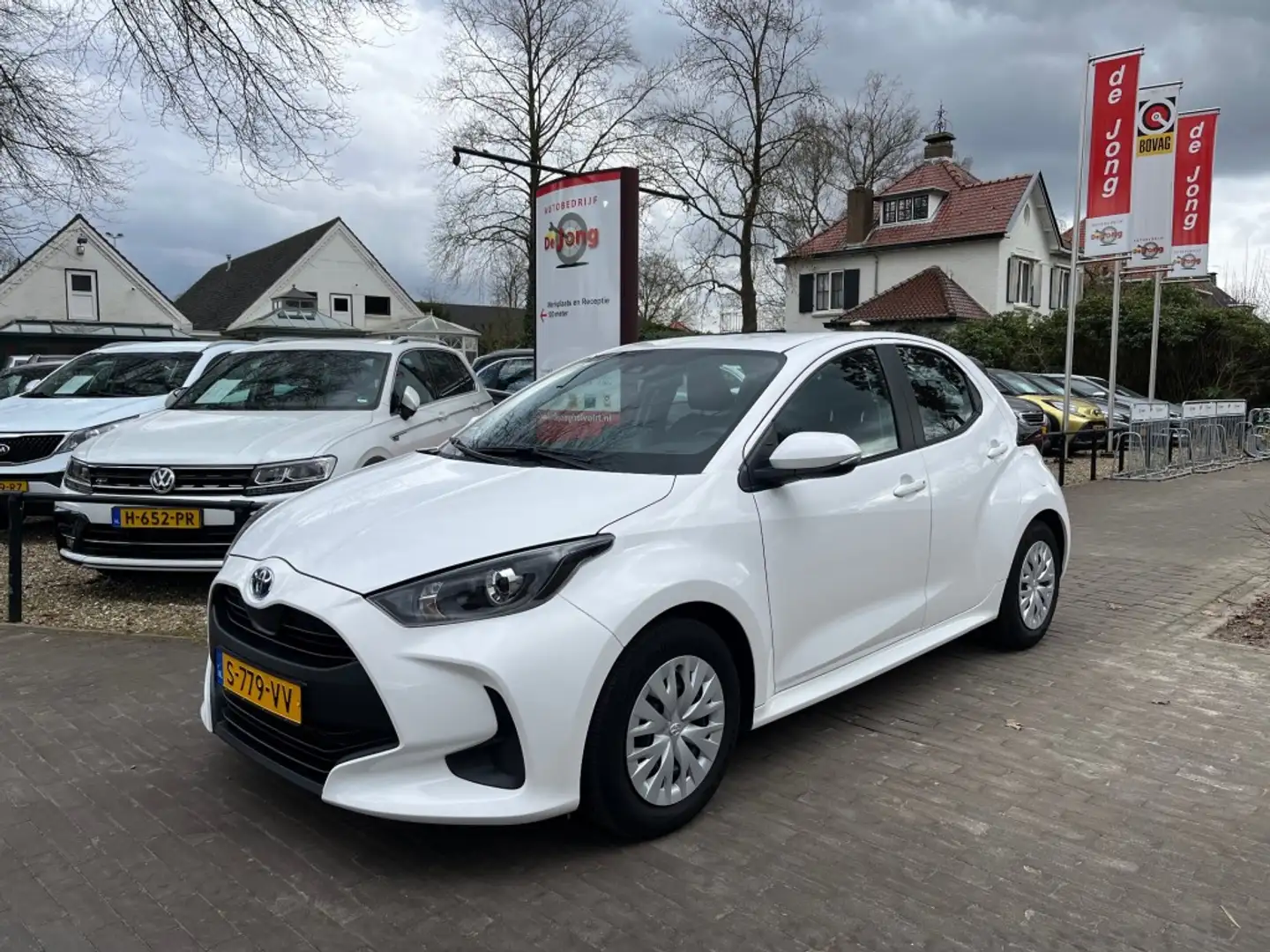 Toyota Yaris 1.5 HYBRID ACTIVE AUTOMAAT / CARPLAY / CAMERA / AD Wit - 1