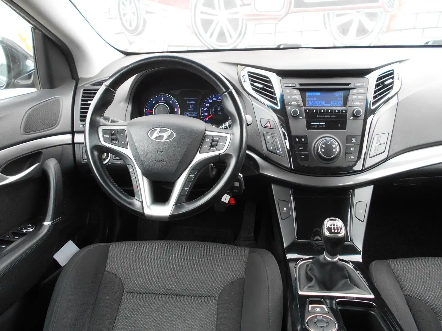 Hyundai i40 1.6 CRDI CW FIFA World Cup Edition KLIMA Grau - 2
