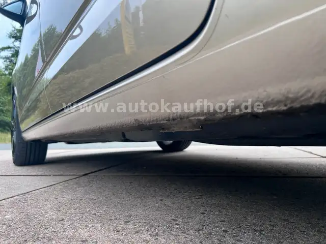 Volkswagen Touran view 9
