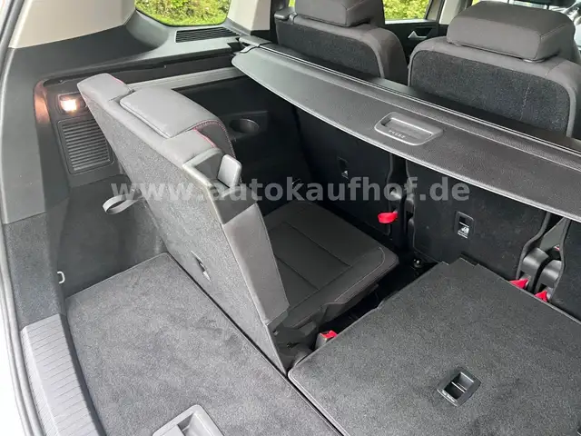 Volkswagen Touran view 13