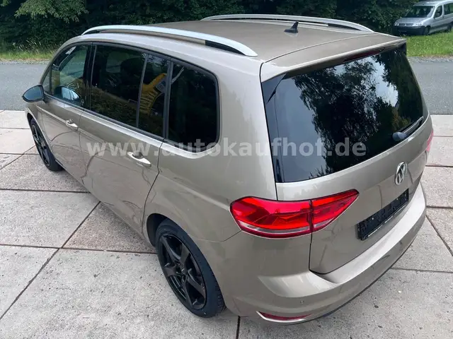 Volkswagen Touran view 5