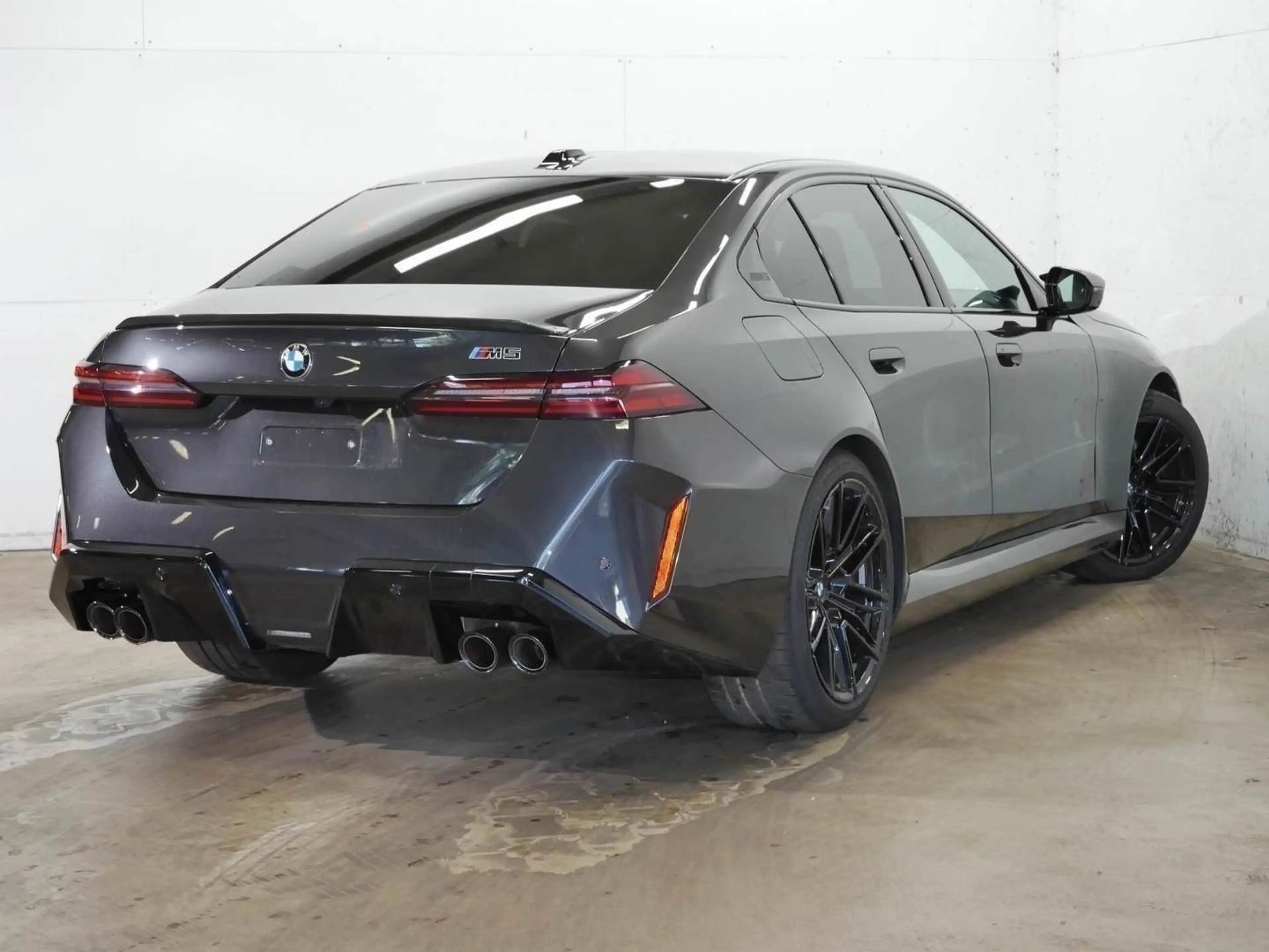 BMW M5 Plug-In Hybrid xDrive M Drivers Package Drivi — photo 2