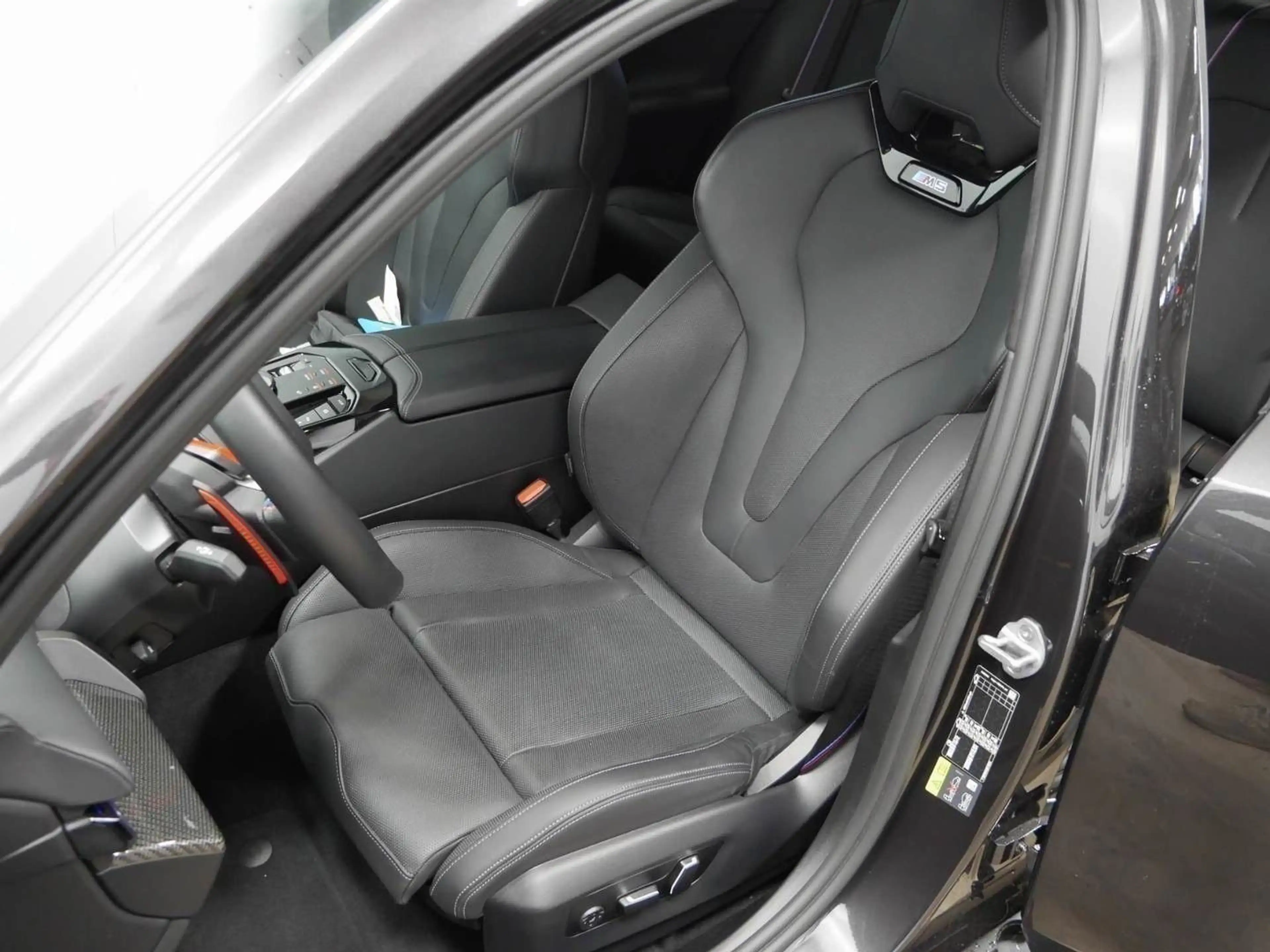 BMW M5 Plug-In Hybrid xDrive M Drivers Package Drivi — photo 3