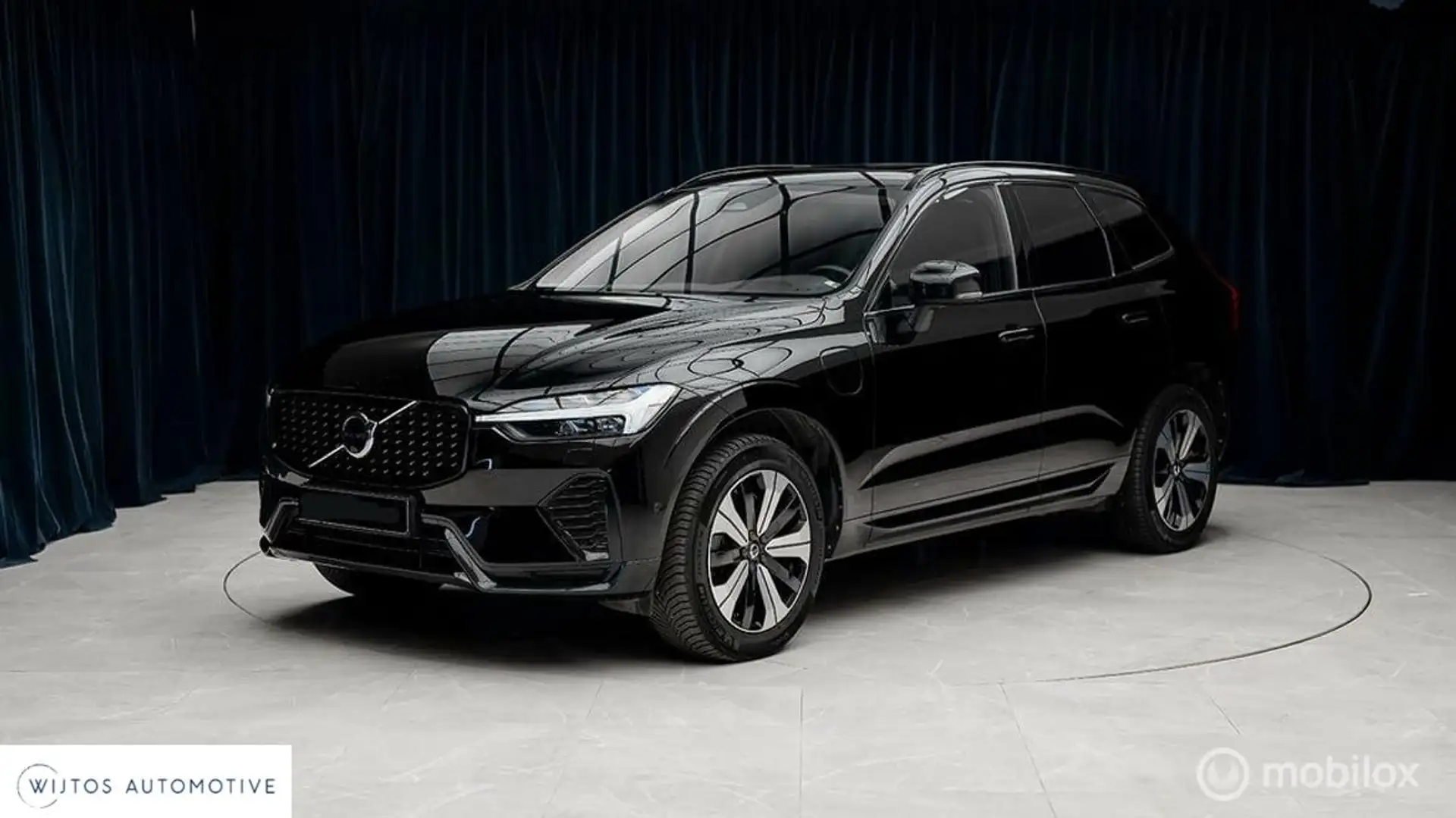 Volvo XC60 2.0 T6 Plug-in hybrid AWD Plus Dark, pano, trekh Schwarz - 1