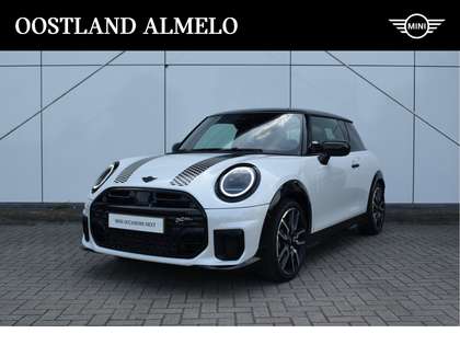 MINI Cooper S Hatchback Automaat / JCW / Pakket M / 18" JCW Lap