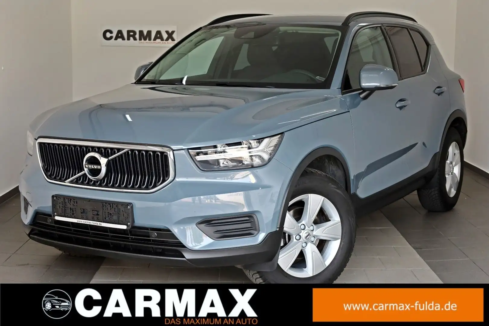 Volvo XC40 Momentum Core,Navi,LED,PDC,DAB Šedá - 1