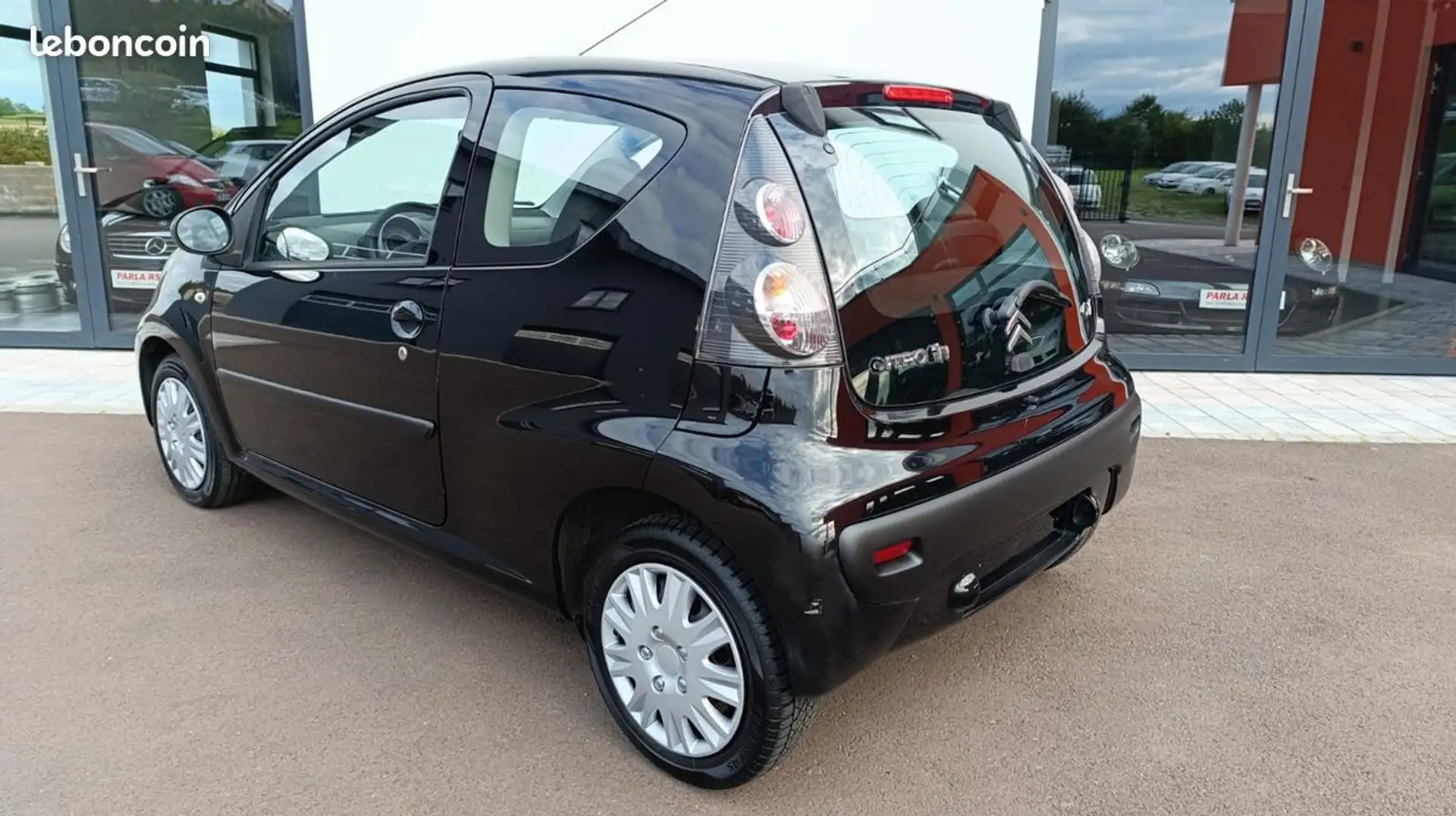 Citroen C1 Citroën 1.0 70ch boîte manuelle 5 vitesses Noir - 2