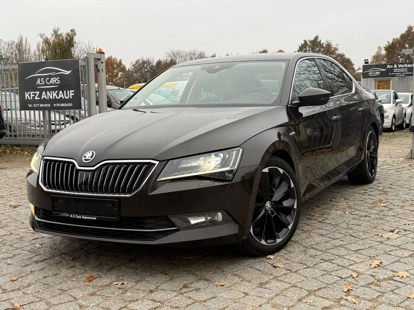 Skoda Superb Lim. L&K*Leder**Vollausst.**LPG Prins** Brun - 1