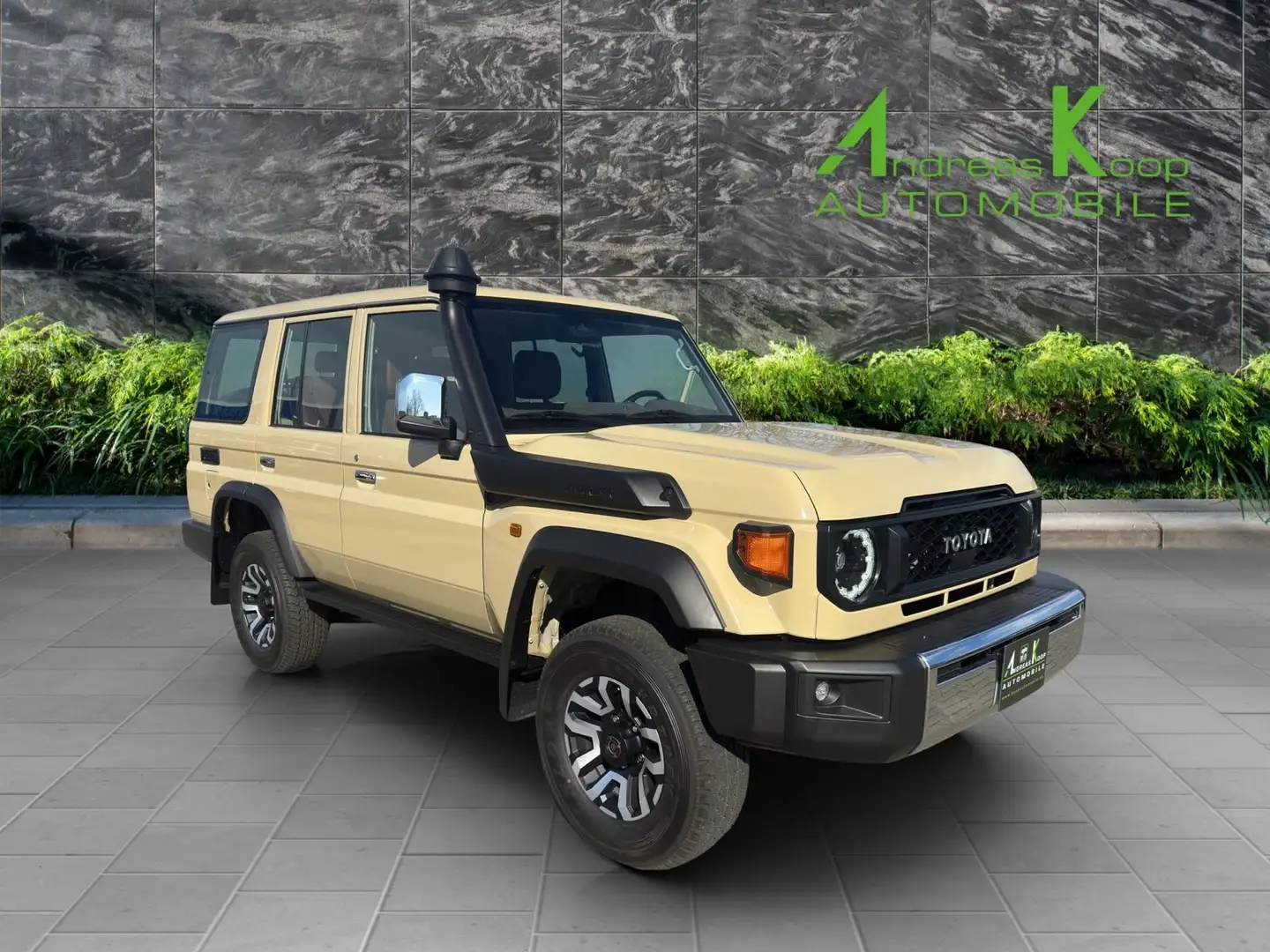 Toyota Land Cruiser GDJ 76 LX+ Automat Leder LED SOFORT Beige - 2