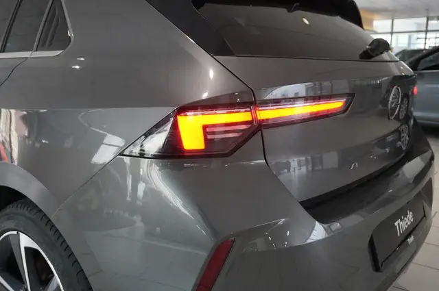 Opel Astra view 10