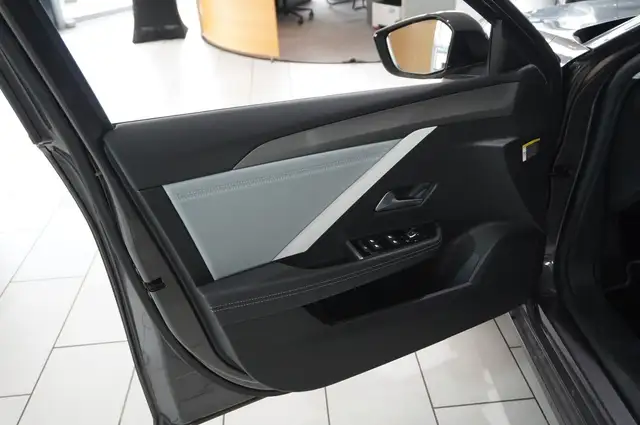 Opel Astra view 15