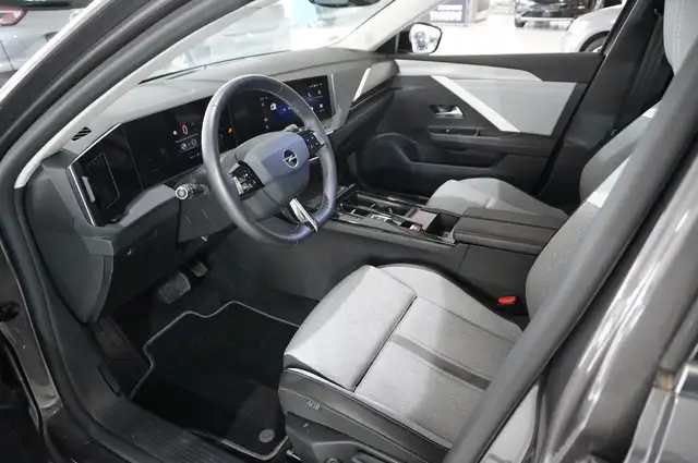 Opel Astra view 13
