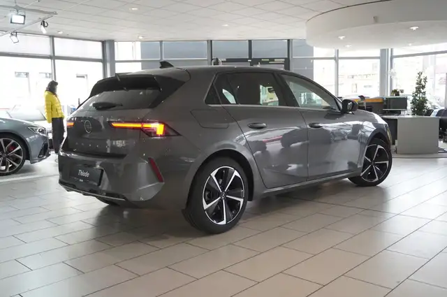 Opel Astra view 9