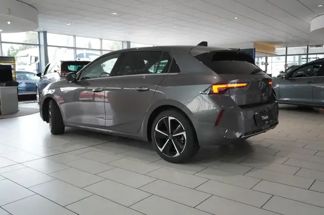 Opel Astra view 11