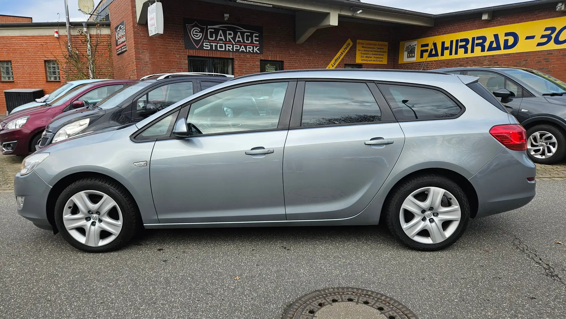 Opel Astra Astra Sports Tourer 1.4 Tourer ecoFLEX Edition Grau - 2