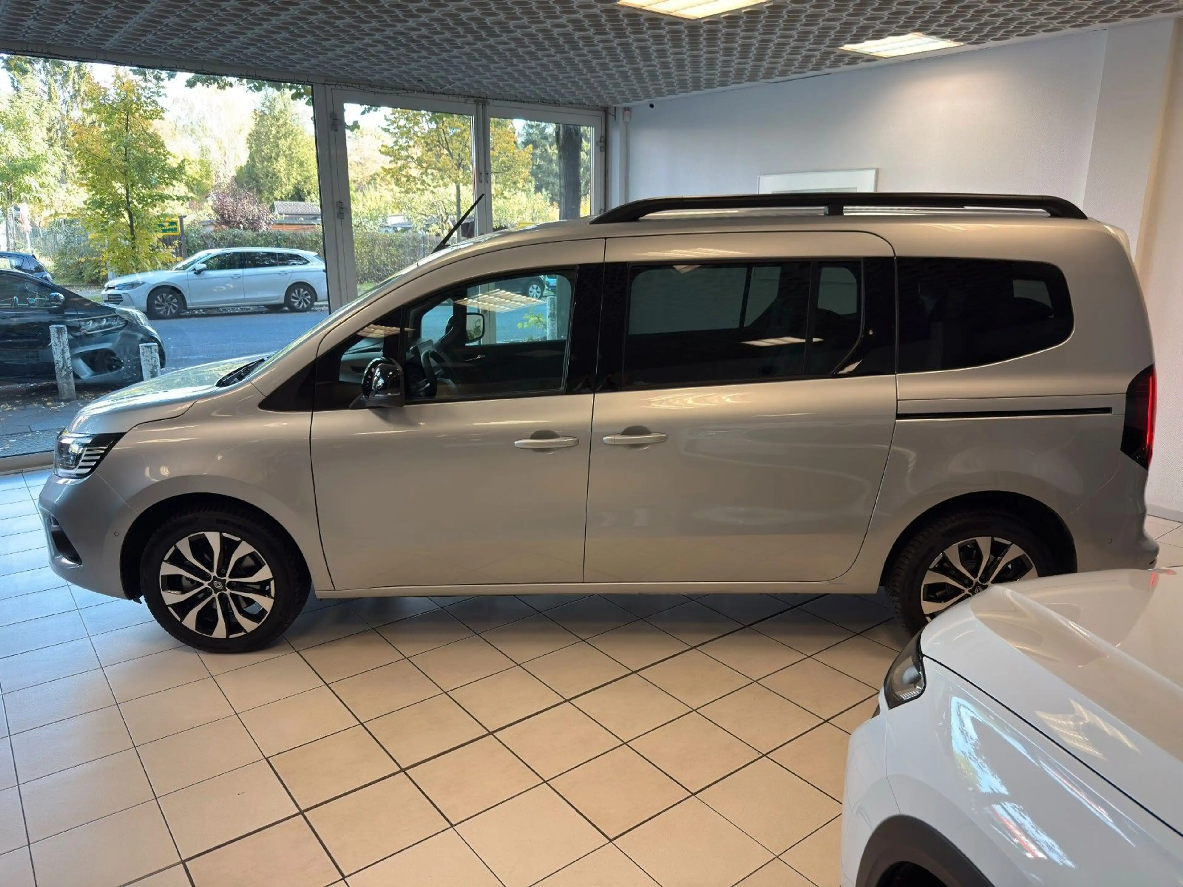 Renault Kangoo Grand Kangoo III Techno*7Sitzer*Navi*Kam* — photo 7