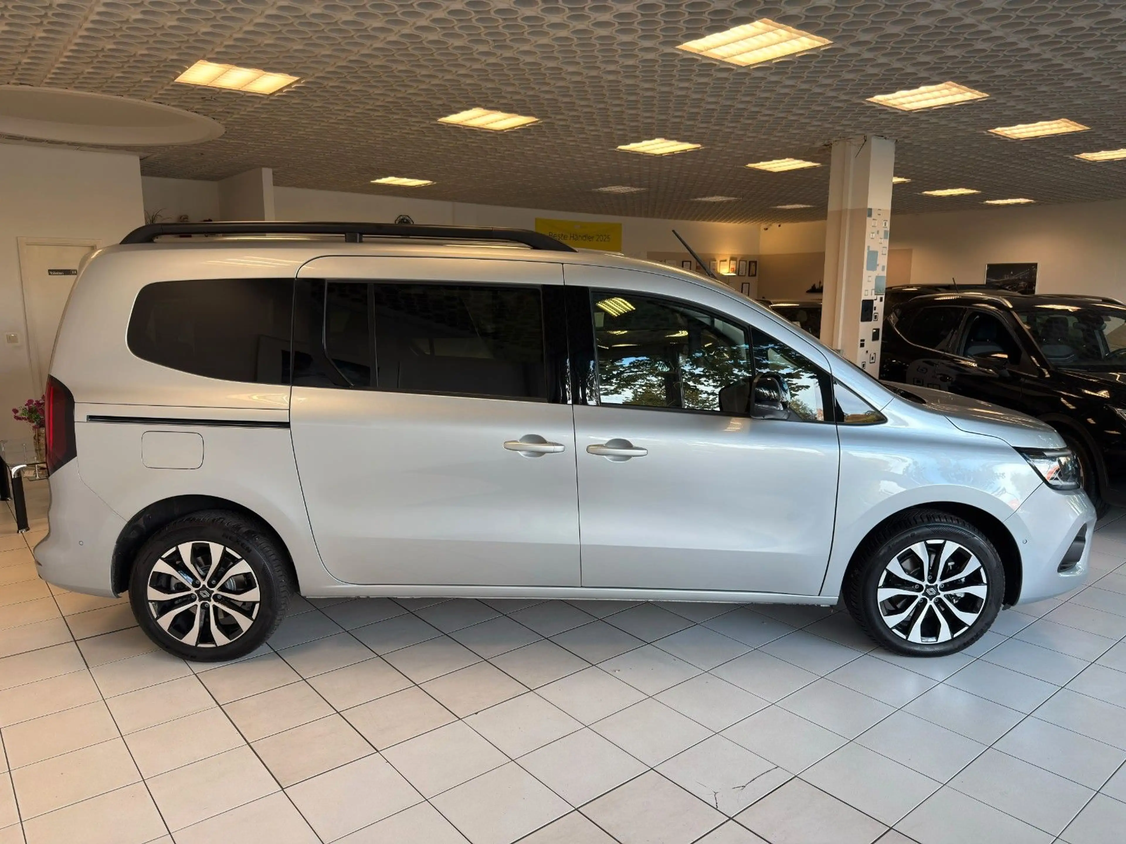 Renault Kangoo Grand Kangoo III Techno*7Sitzer*Navi*Kam* — photo 9