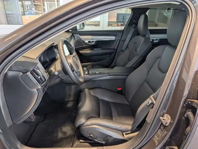 Volvo V90 view 3