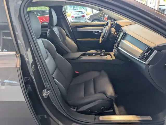 Volvo V90 view 9