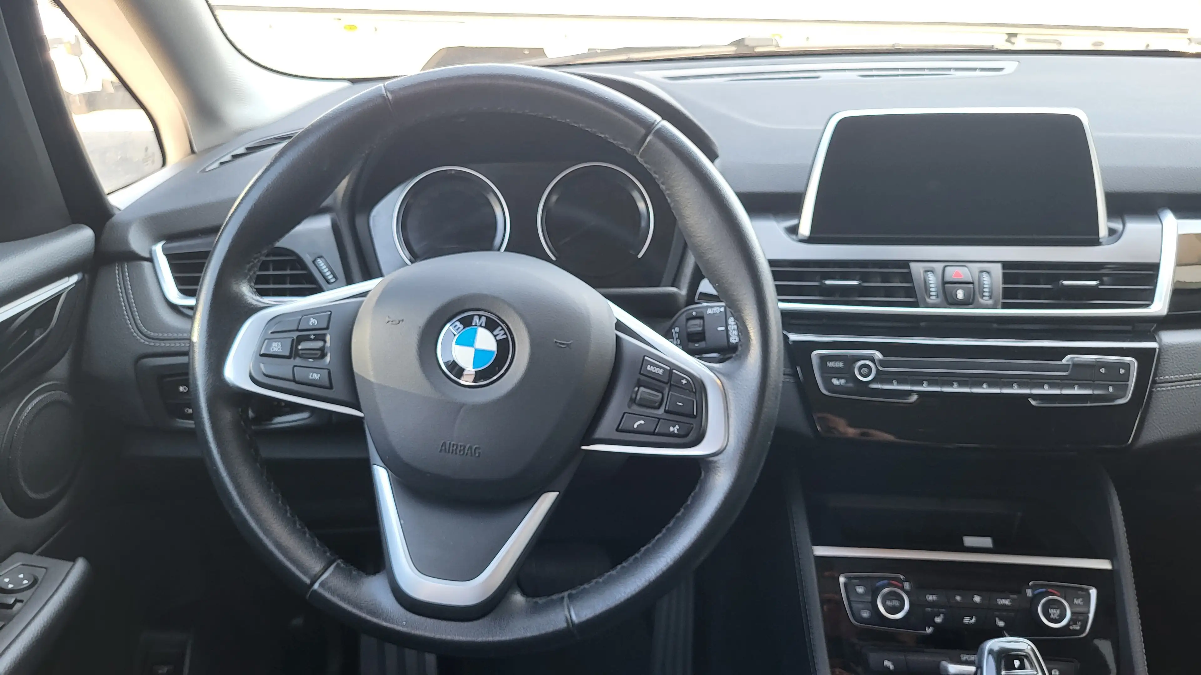 BMW 216 216d Active Tourer — photo 7