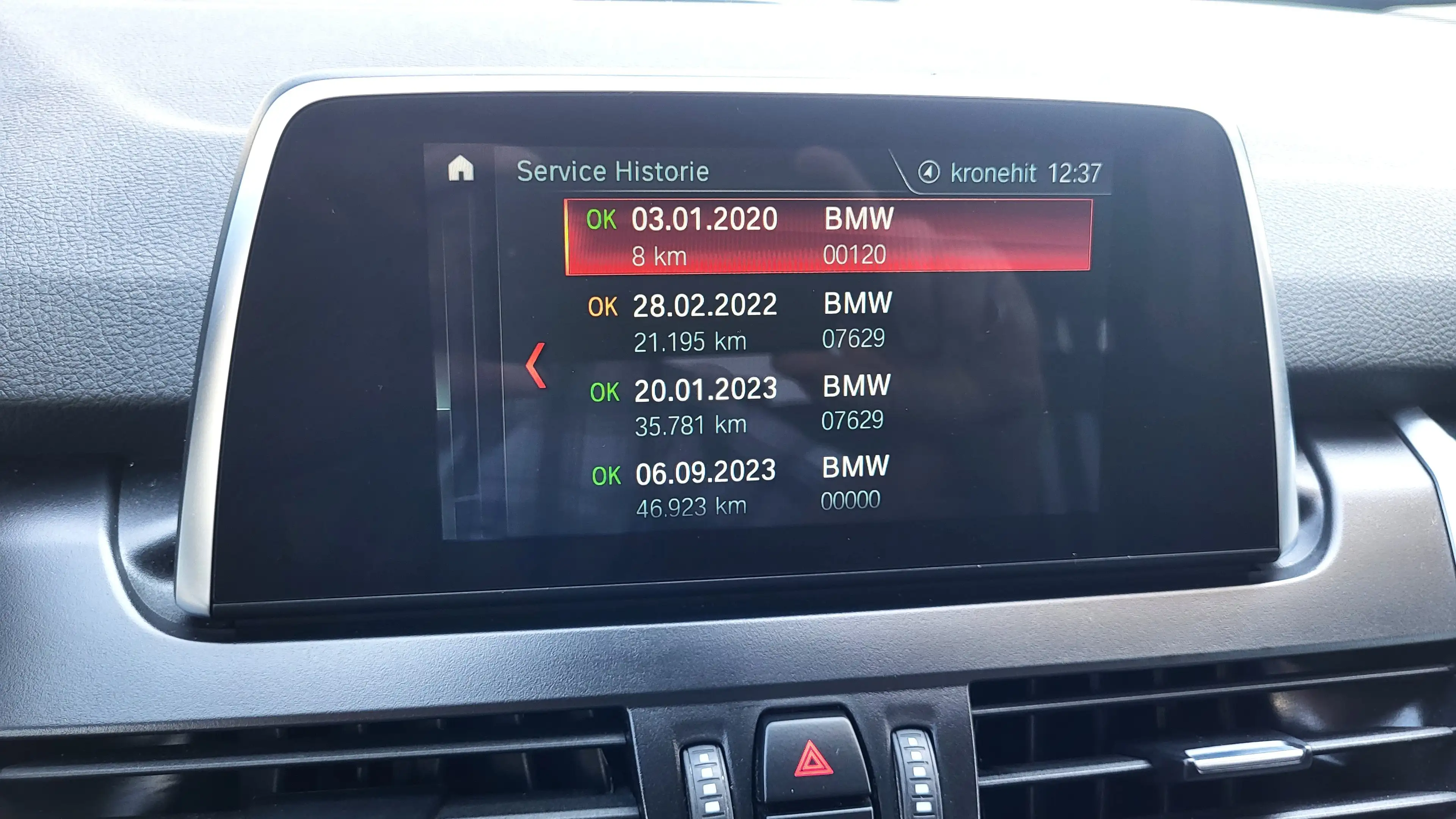 BMW 216 216d Active Tourer — photo 14
