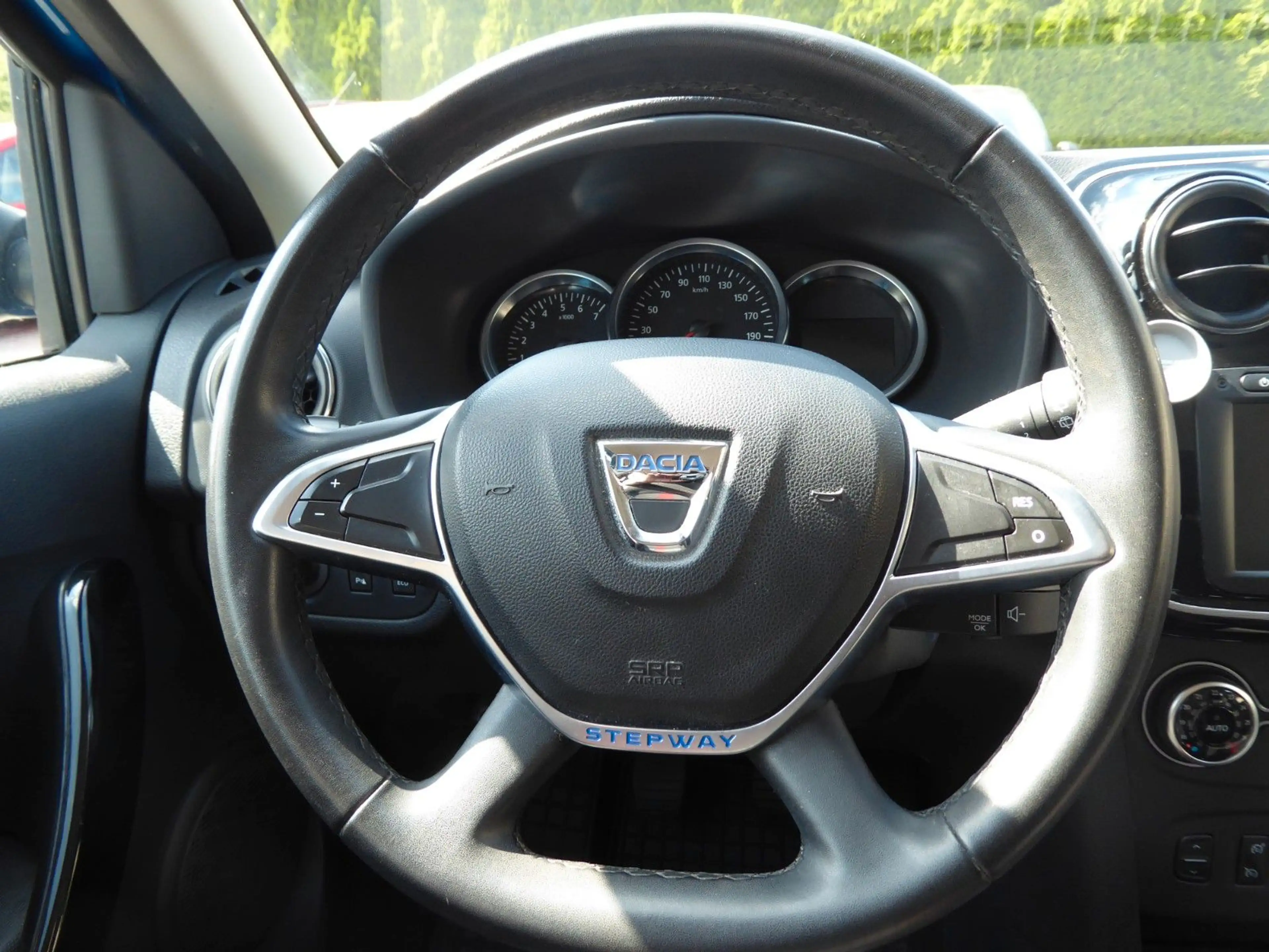 Dacia Logan MCV TCe 90 Stepway Techroad/AHK/HU neu — photo 15