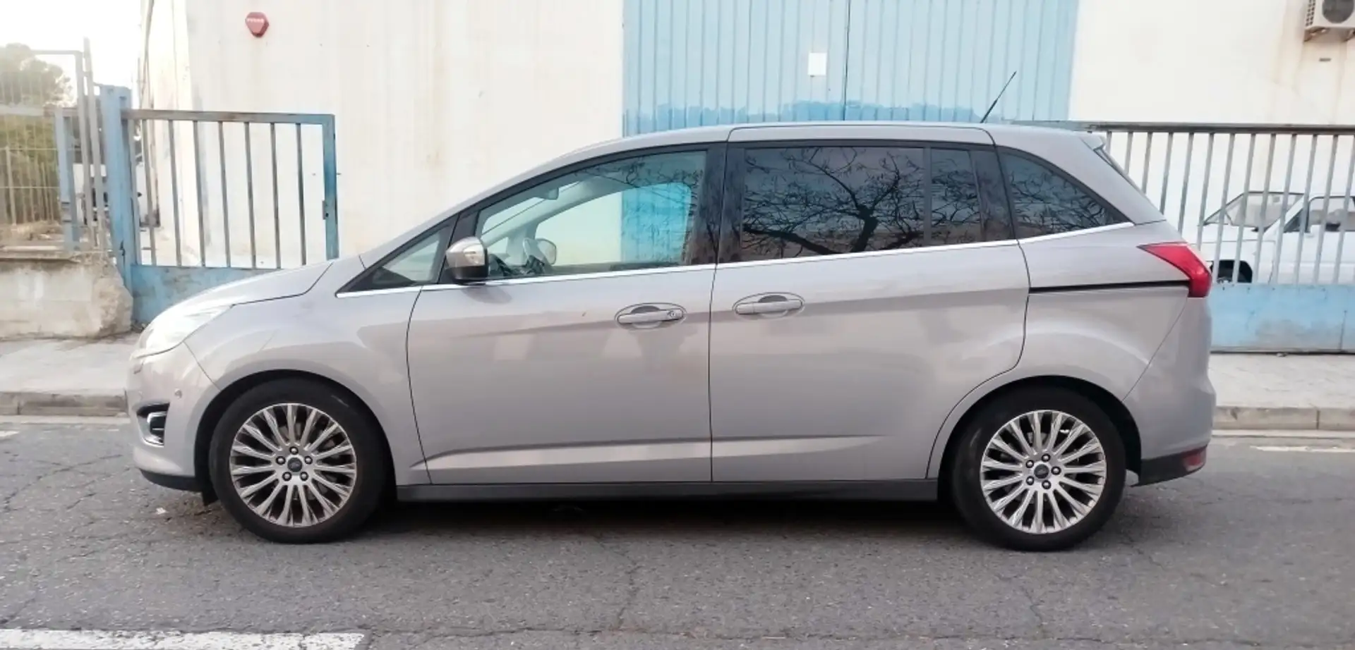 Ford Grand C-Max 1.6TDCi Edition Gris - 2