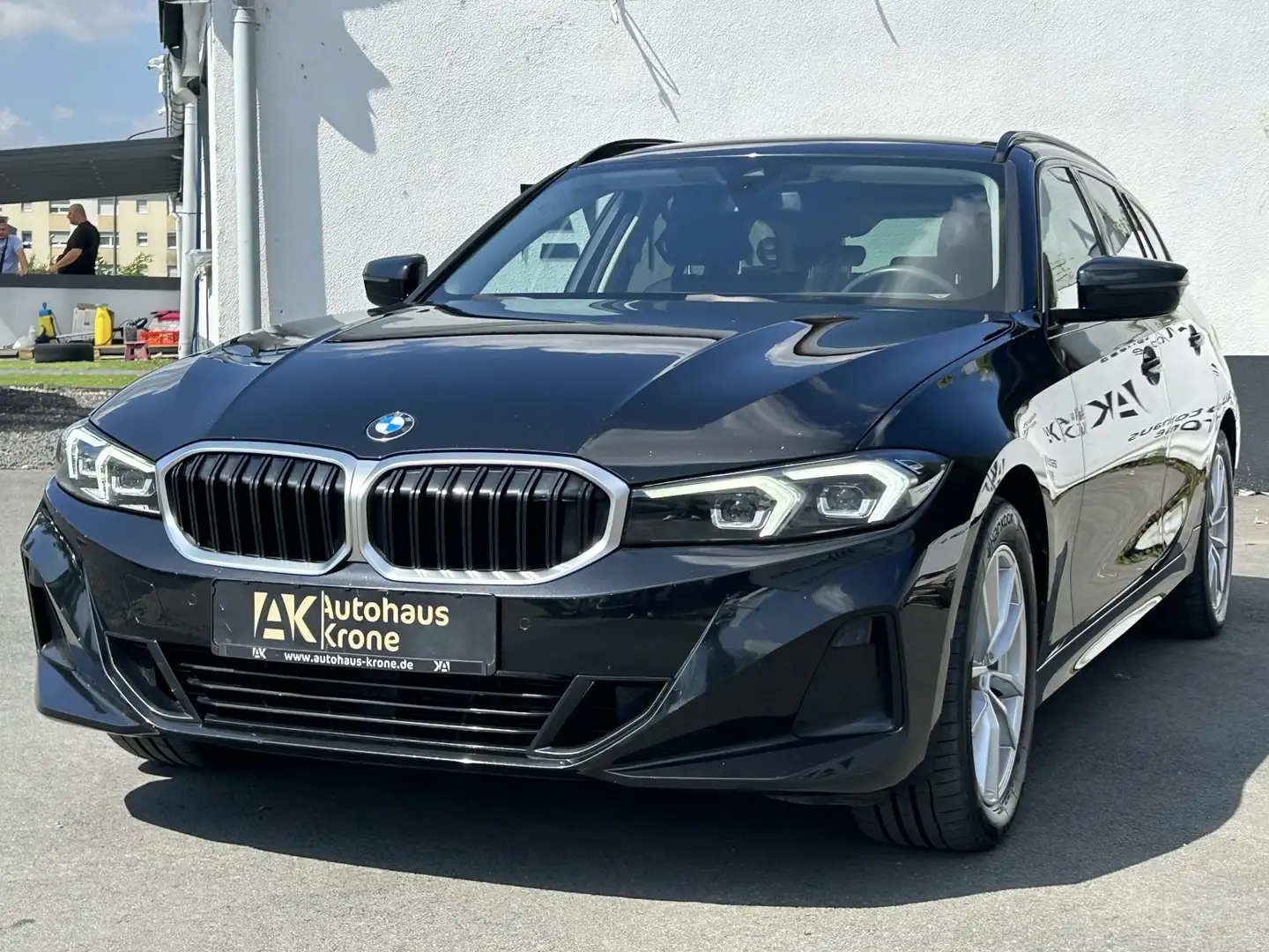 BMW 320 d Mild Hybrid xDrive *FACELIFT*CURVED* AHK*LED*SHZ Noir - 2