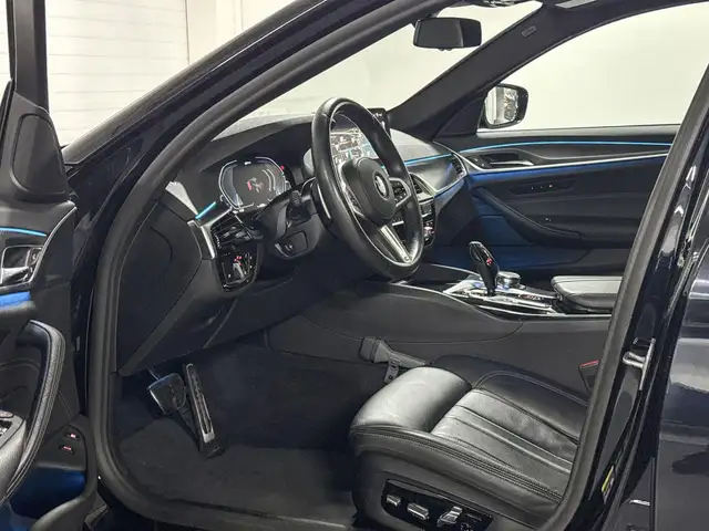 BMW 5 Series view 9