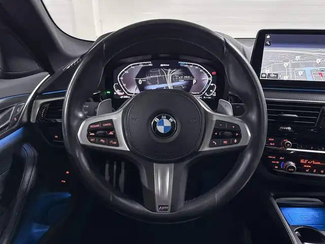 BMW 5 Series view 13
