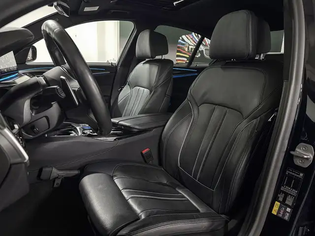 BMW 5 Series view 10