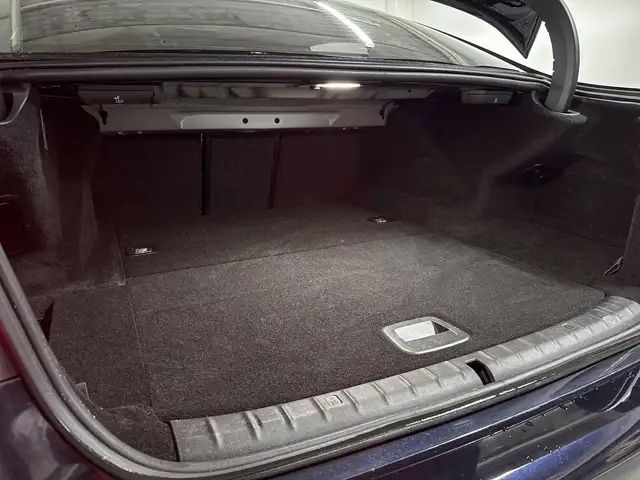 BMW 5 Series view 24