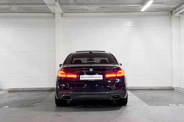 BMW 5 Series view 8