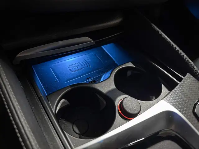 BMW 5 Series view 18