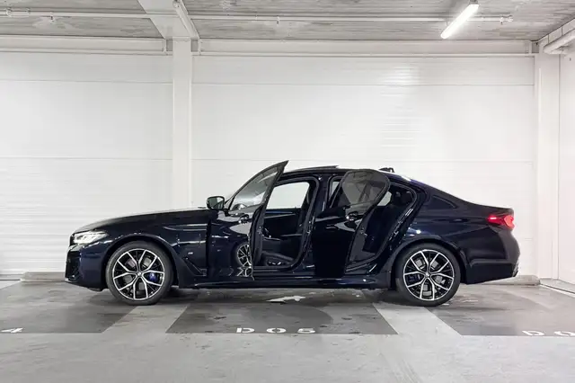BMW 5 Series view 3