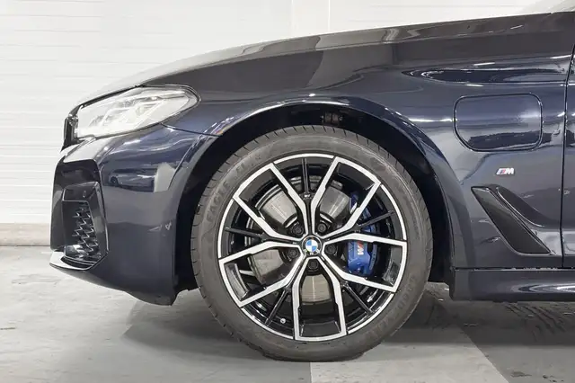 BMW 5 Series view 5