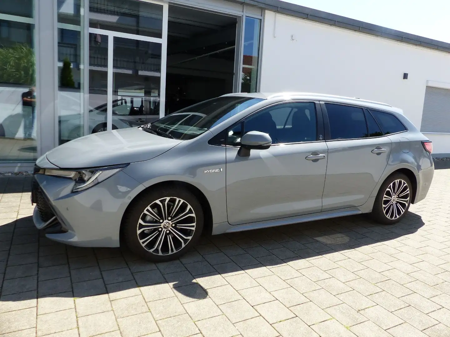 Toyota Corolla TS 2.0 Hybrid TeamD Navi LED SHZ Alu Gris - 2