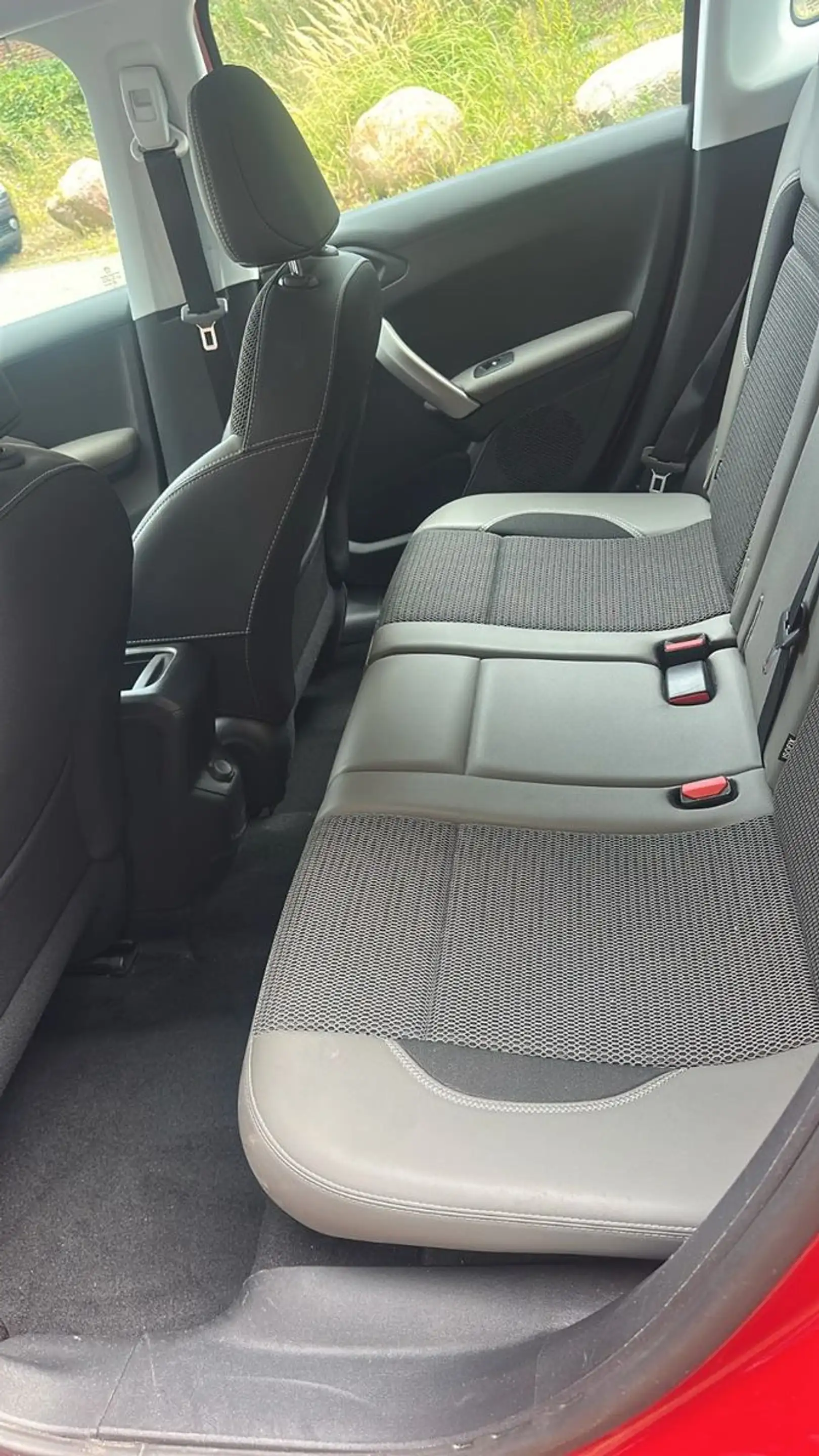 Peugeot 2008 Allure*AUTO*1HAND*1,2LI* — photo 14