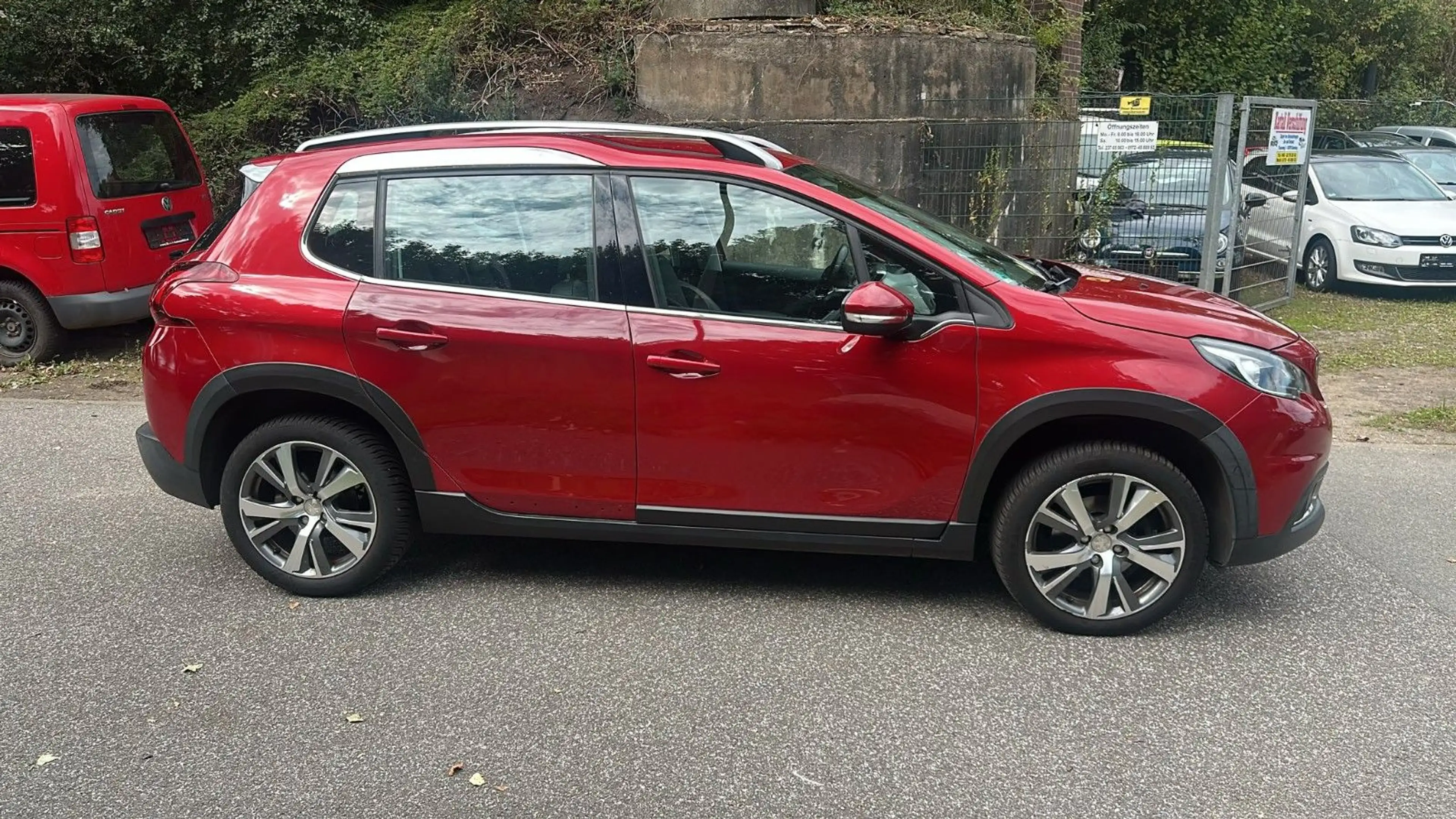 Peugeot 2008 Allure*AUTO*1HAND*1,2LI* — photo 8